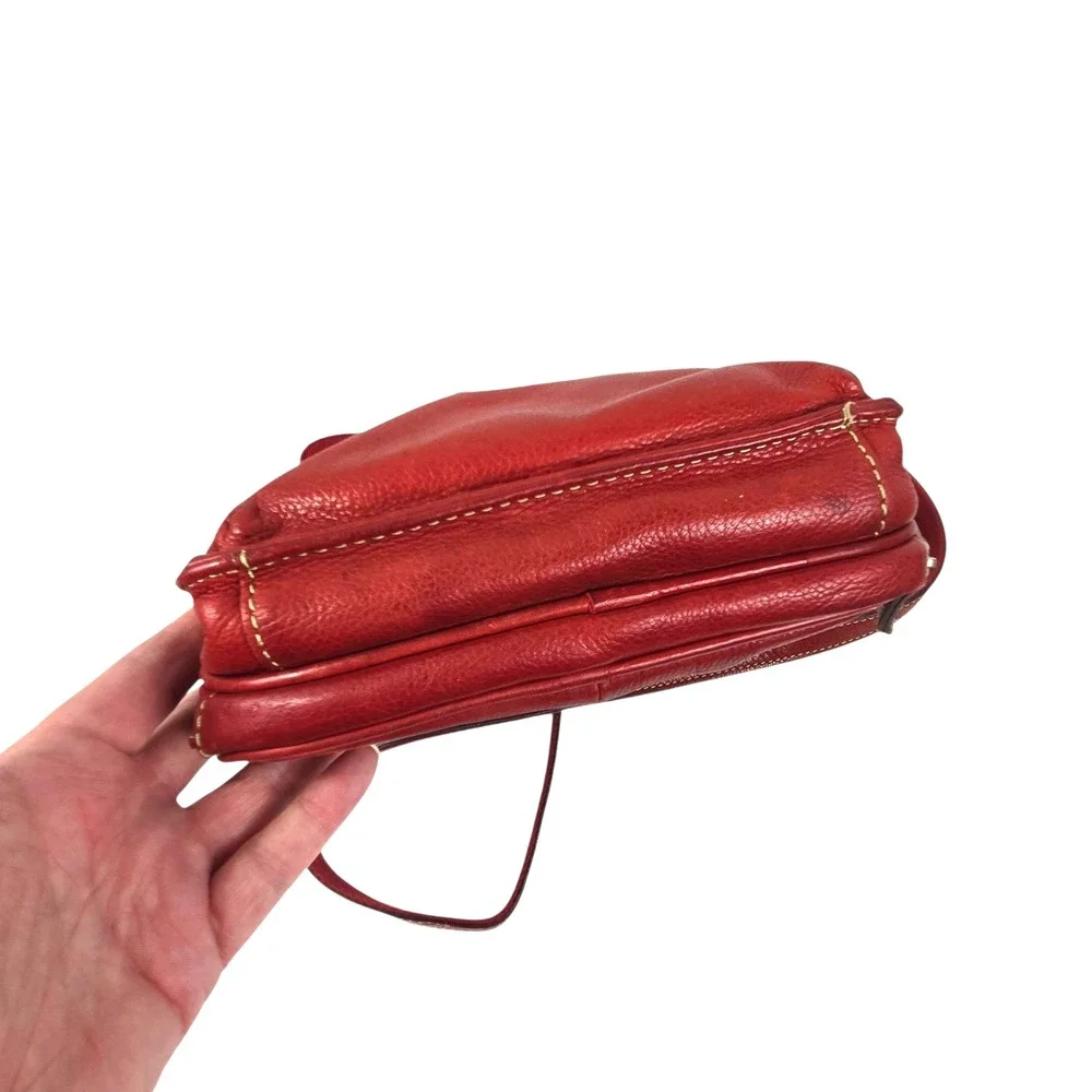 Vtg 90s Y2K FOSSIL Crossbody Bag Pebbled Leather Red Boho Zip Around EXCELLENT